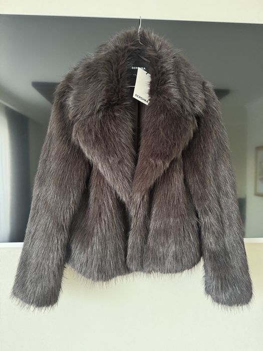 Трендова Шуба Bershka