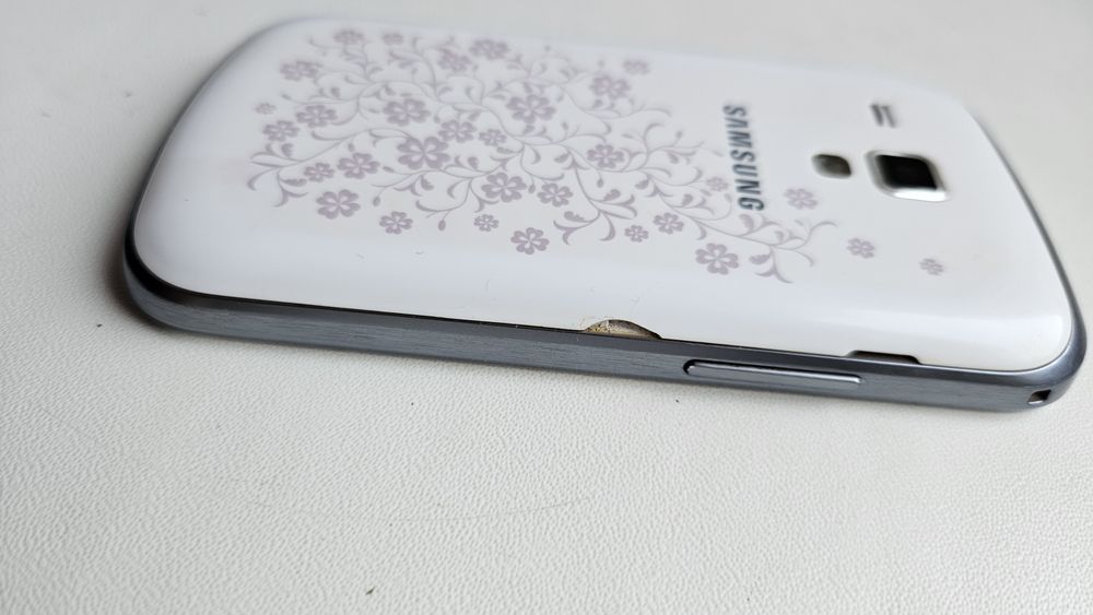 Компактний смартфон Samsung Galaxy Duos GT-S7562: 550 грн