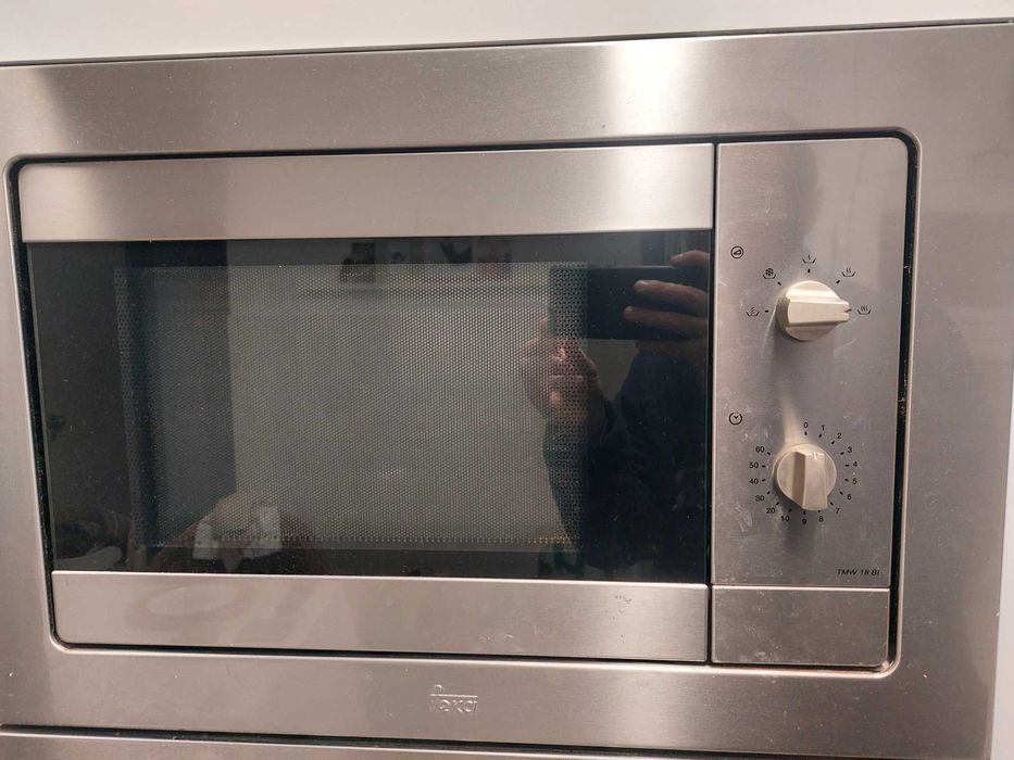 Micro-ondas de encastrar TEKA TMW 18 BI – Para peças / reparação