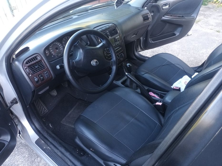 Toyota Avensis T22 1.6 VVT-i  2001