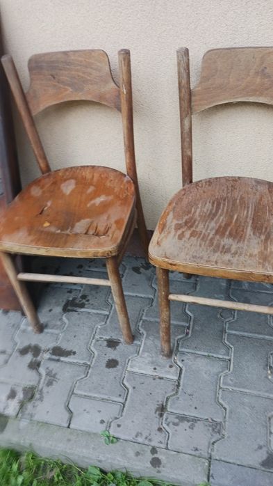 Krzesła drewniane
