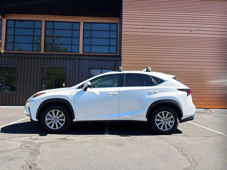 Lexus NX      2019