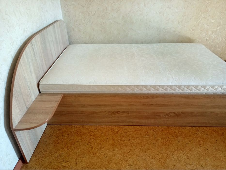 Кровать для спальни