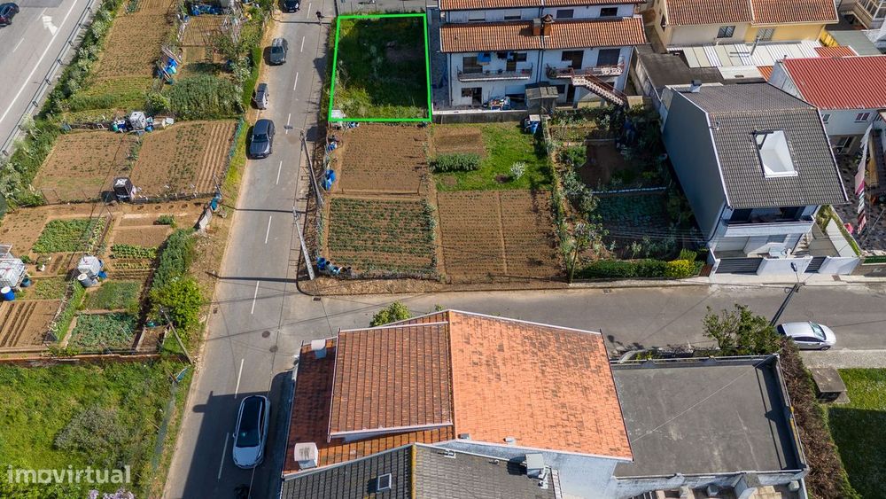 Terreno urbano para construção na Senhora da Hora, com 216m2