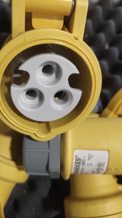 Fichas/Tomadas Elétricas CEs 110v Para Varas de ACLs