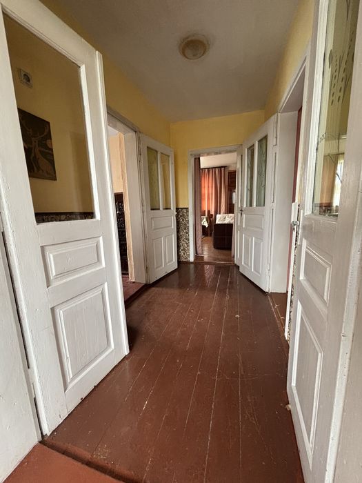 Продаж Будинок 75м². Ділянка 9 сот. Узин. Світло. Газ. Криниця. Центр