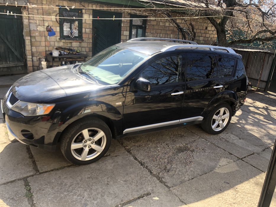 Mitsubishi Outlender 2