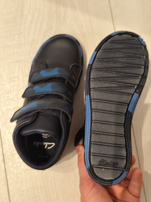 Дитячі кросівки/хайтопи бренду Clarks, розмір 27.5