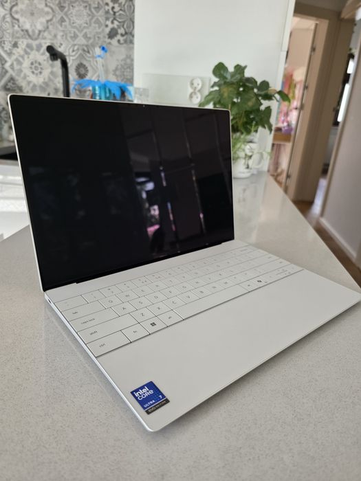 Laptop Dell XPS 13 OLED 32GB RAM Win11 Intel Core 7 Ultra