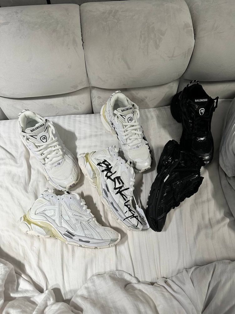 B lenci ga Runner Black White White Graffiti 5 250 Olx