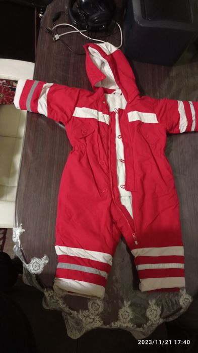 Дитячий комбінезон на 9-12 місчців