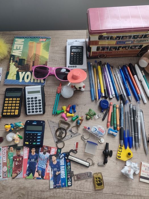 Gadżety przybory szkolne lata 90 zabawki długopisy pamiątki przybornik