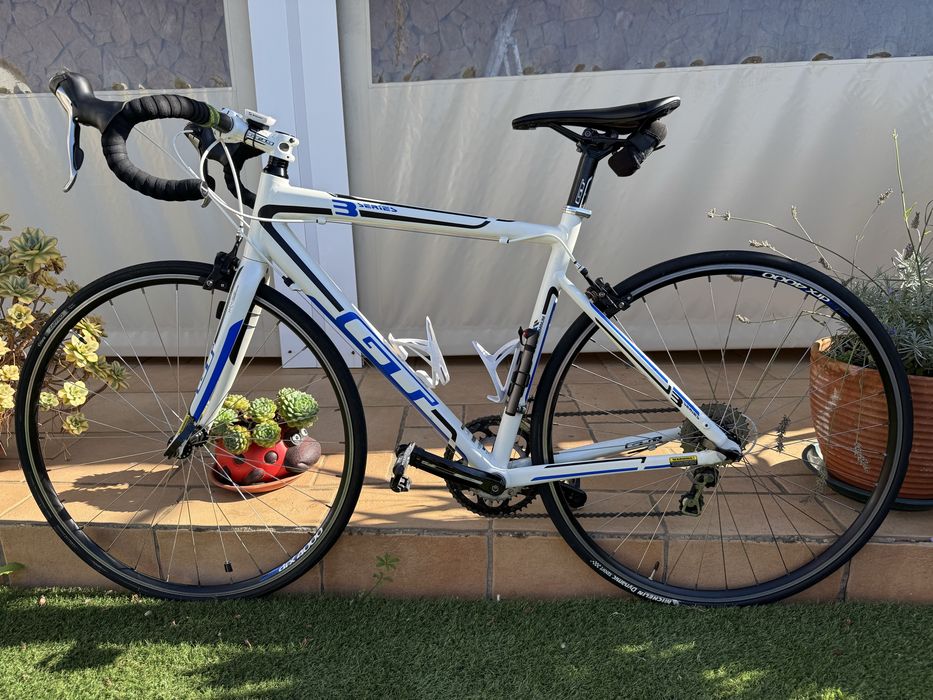 Bicicleta de estrada GT Series 3