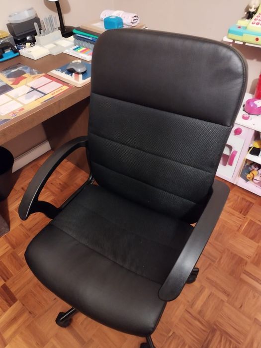 Office Desk with Chair64309818548097122