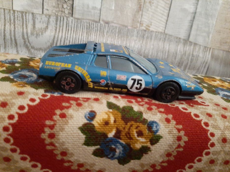 Miniatura Ferrari 512 BB - Burago 1980