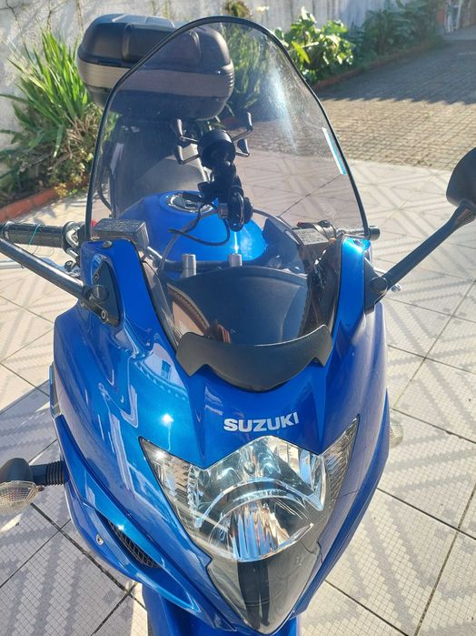 Mota Suzuki GSX 650F impecável com extras