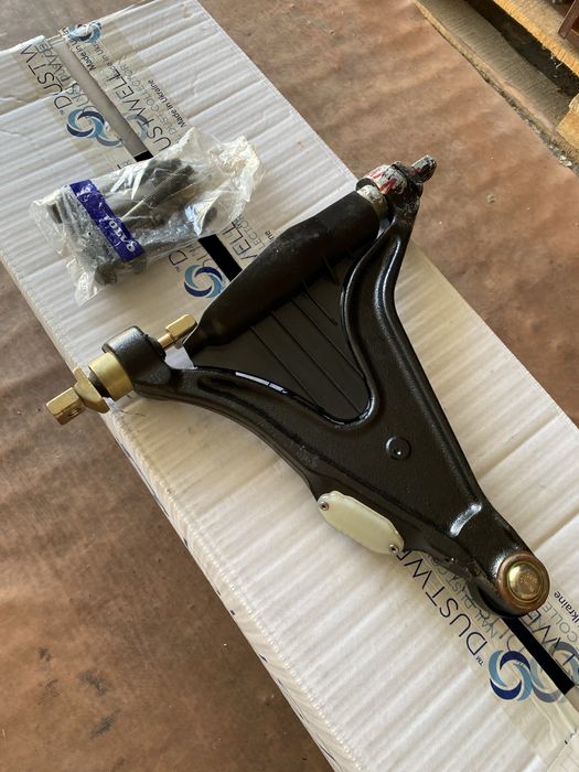 Volvo s70, v70, 850 рычаг передний правый