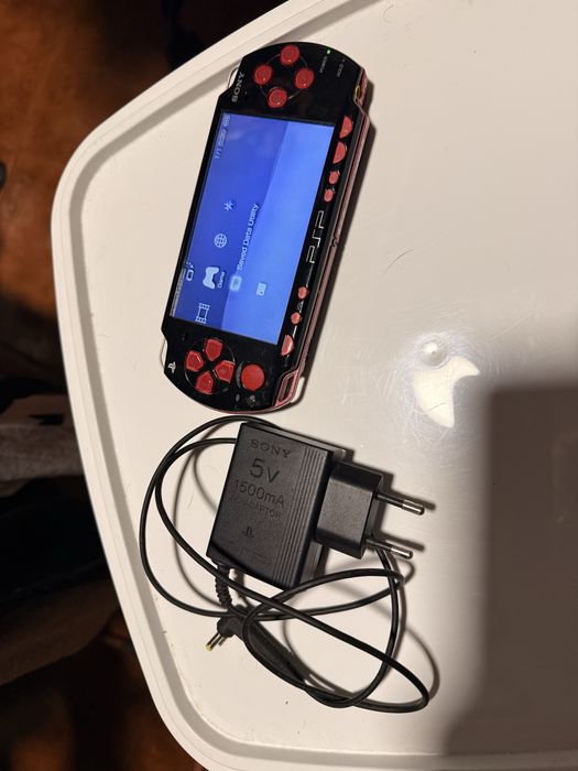Playstation Portable PSP-2000 Black and Red Edition