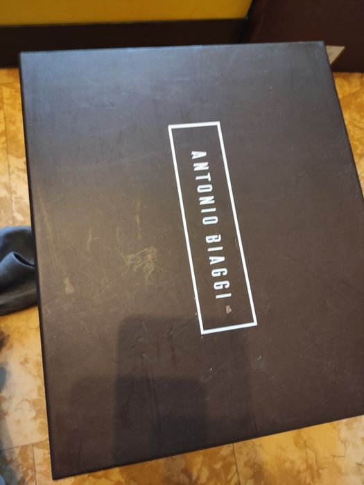 Продам обувь  лотом 39 размер