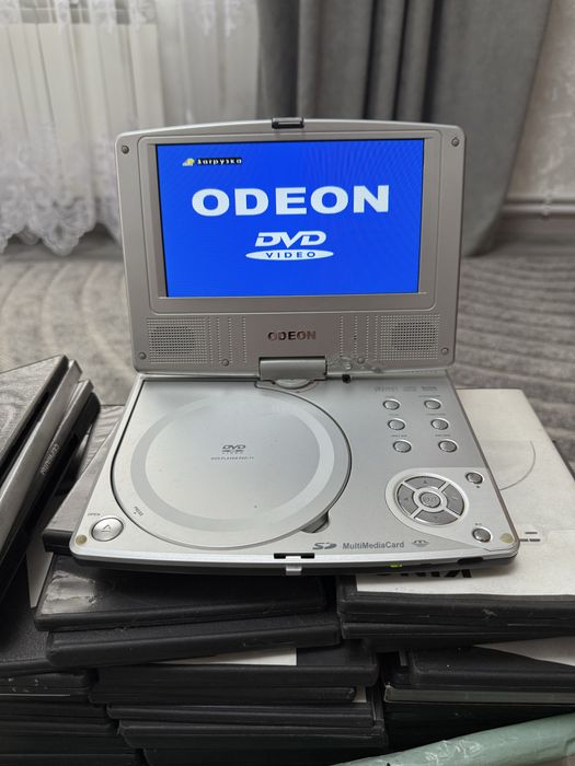 Портативний DVD-плеєр 7” TFT Monitor + диски з серіалами в подарунок