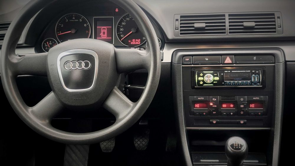 Audi A4 в B7 кузові. 2006р 1.6Mpi розмитнений клімат!