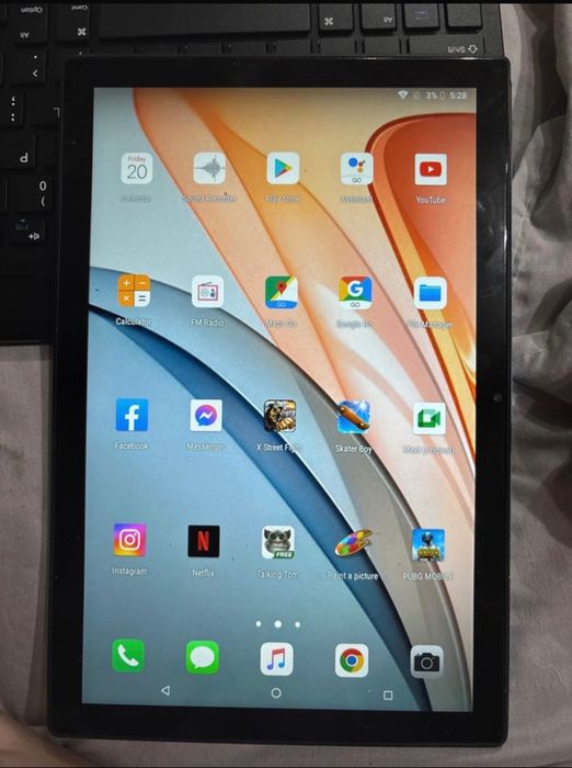 Tablet Smartbarry com capa e teclado