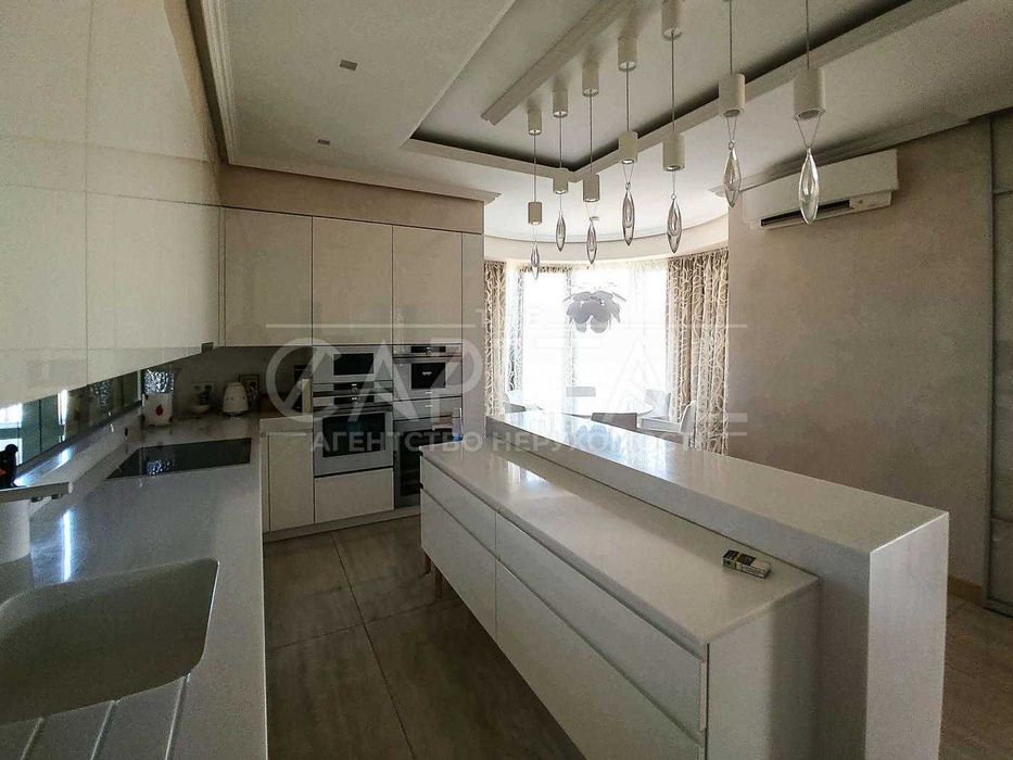 Продаж квартири, пентхаус , вул. Назарівська, Шевченківський р-н