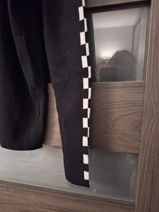 Piękny golf czarno biały