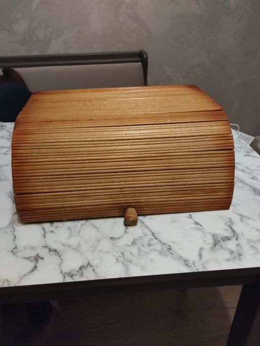 Деревянная хлебница