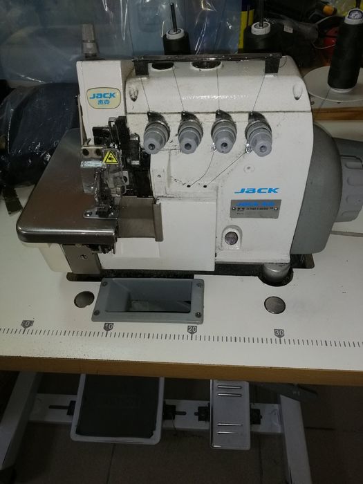 П'ятинитковий оверлок