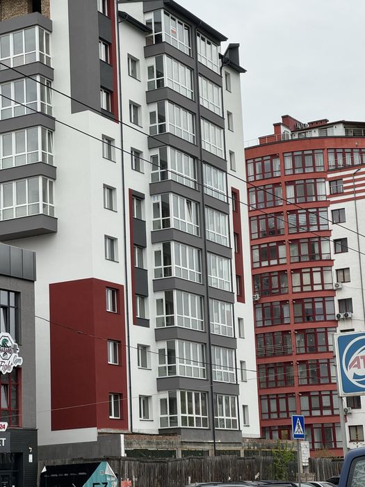 Трикімнатна квартира поруч Велесу