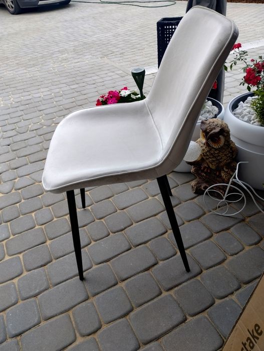 krzesła do salonu,pokoju -nieużywane
