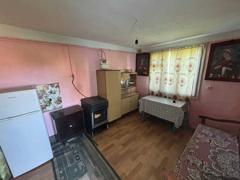 Продається частина будинку (квартира) і земельна ділянка м. Тисмениця