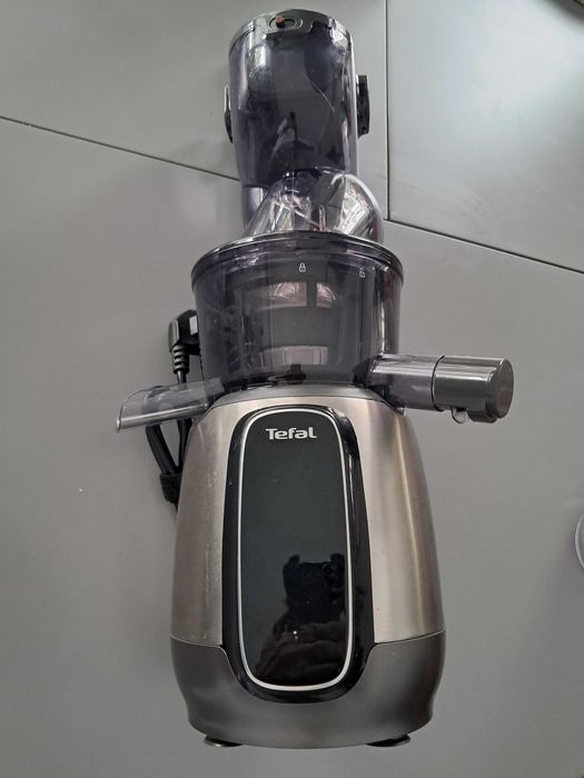 Wolnoobrotowa wyciskarka do soków Tefal