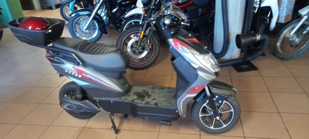 Moto Vortex Goose two usada para peças
