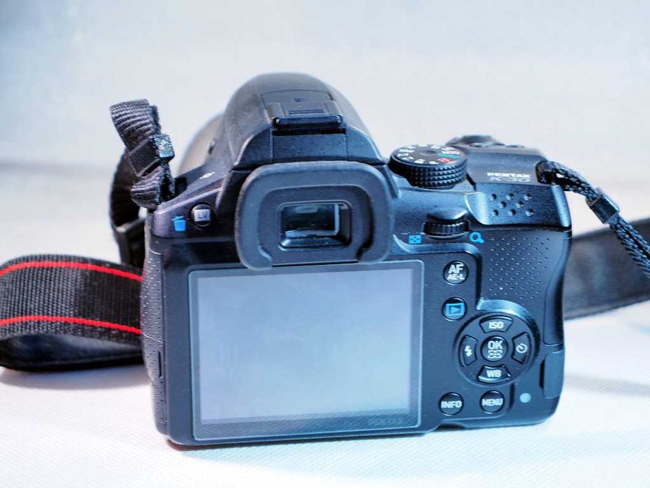 Pentax K-30 z kitowym obiektywem 18-55 mm