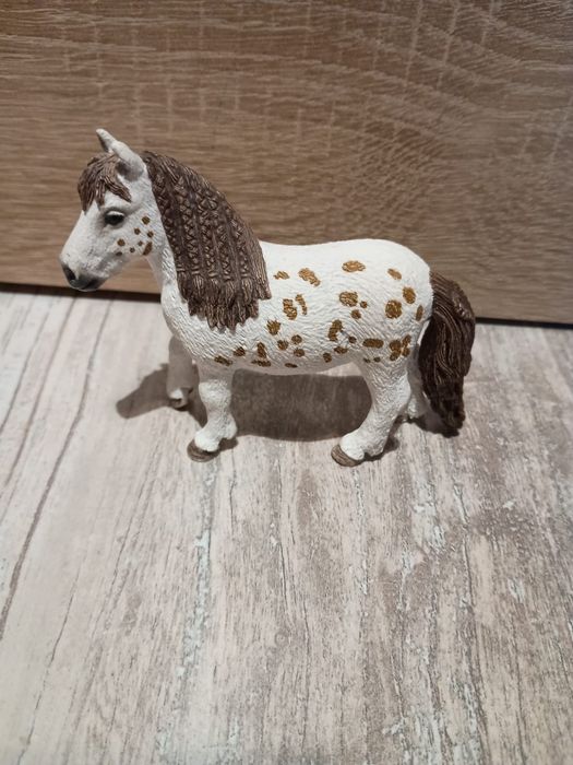 Kom Schleich figurka