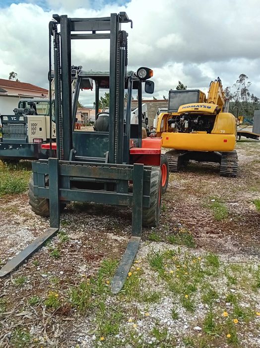 Venda de impilhador 4×4 e deslocação lateral