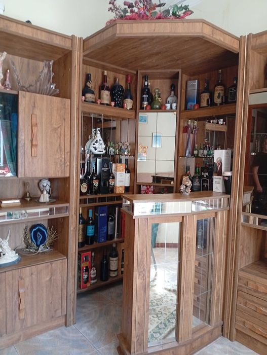 Bar, bom estado!
