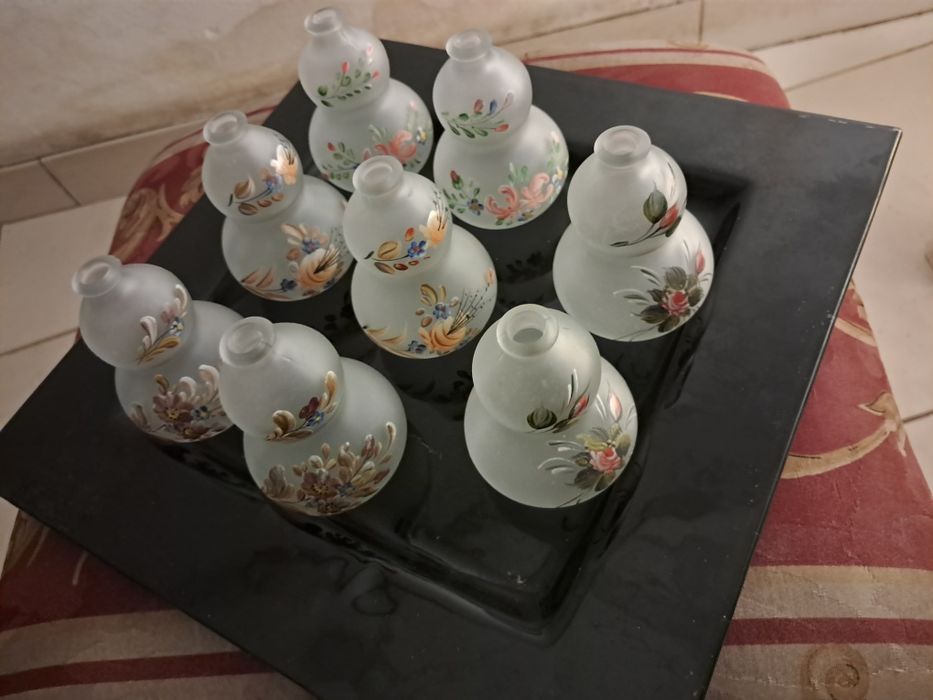 Peças de vidro pintadas á mão