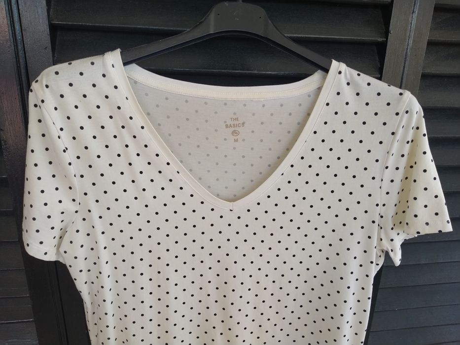Blusa Branca com Bolinhas Pretas (Padrão Polka Dot) – Estilo Casual Elegante - C&A - Tamanho M