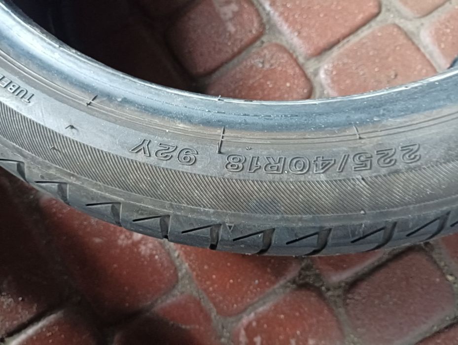 Opony letnie 225/40/18