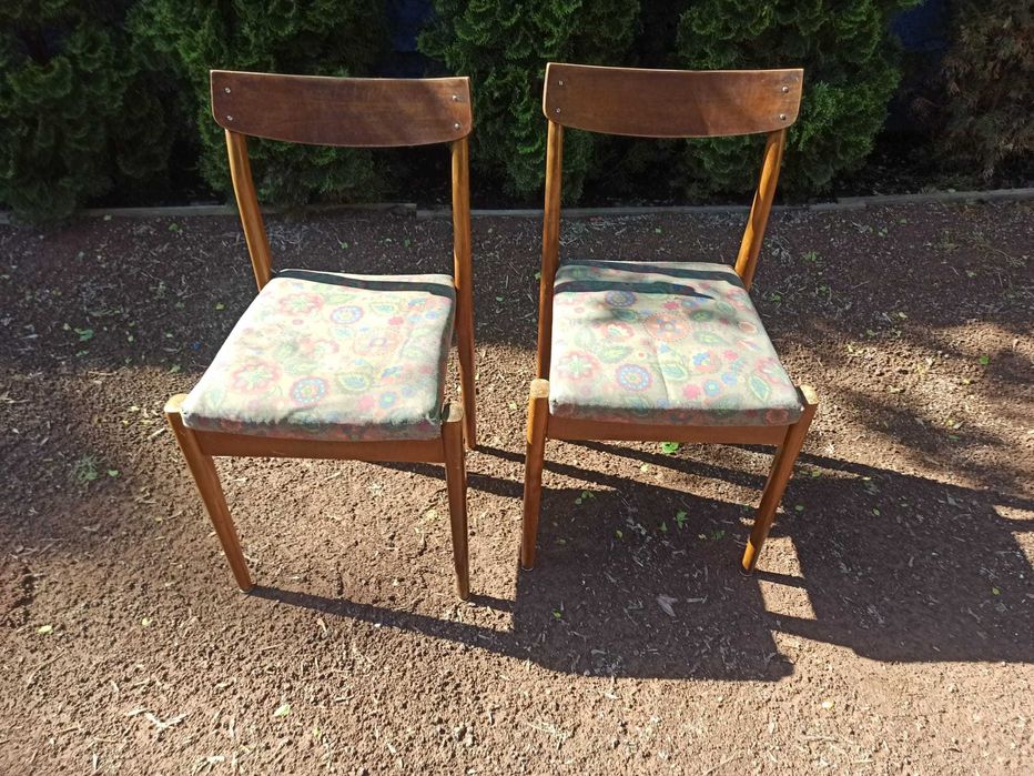 PRL Fabryka Mebli Bytom 2 krzesła do renowacji