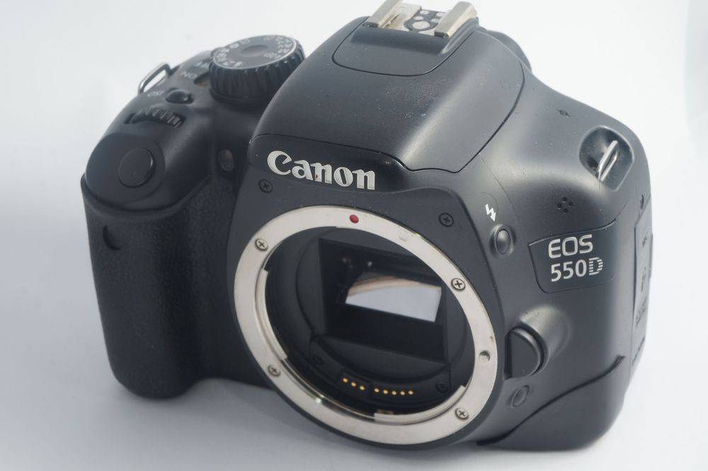 Фотоапарат Canon EOS 550D body