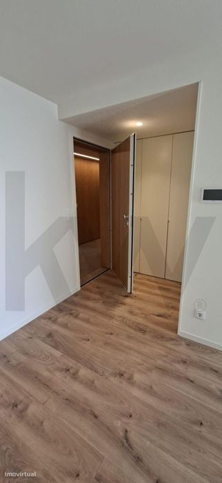 Arrendamento - T2 novo com terraço em Paranhos, Porto