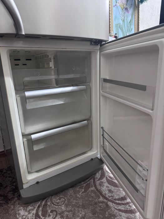 Холодильник LG двух метровый