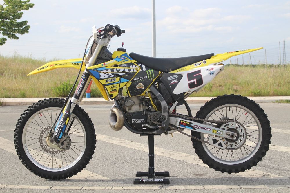 Suzuki RM 250 (2T)
