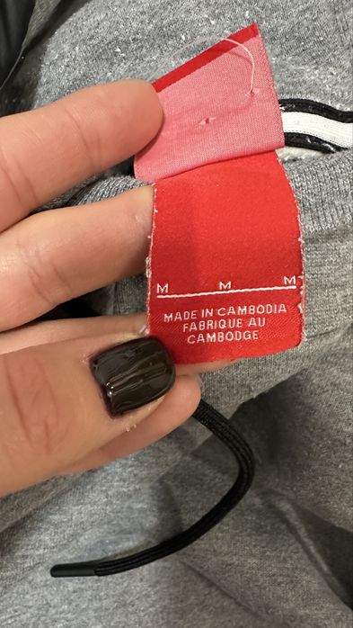 Худі Nike сірого кольору