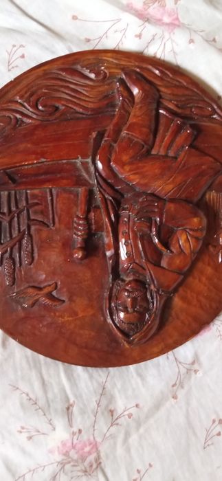 Obraz, stara płaskorzeźba z gipsu z czasów PRL-u. Rybak