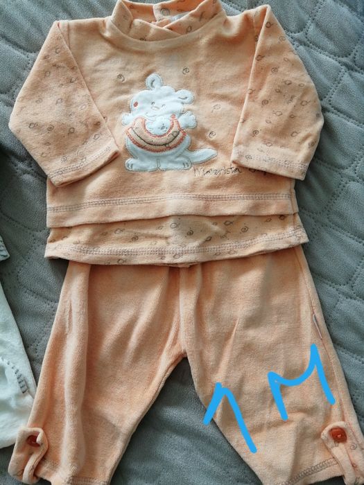 Roupa e Conjuntos Bebé- Ler descrição
